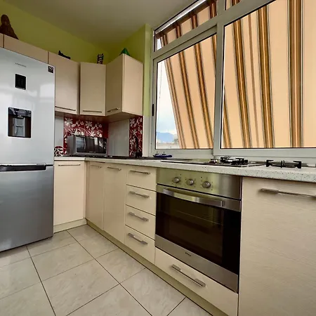 - Ggpremiumstays - In The Heart Of Center Cozy - Airport Shuttle - Private Parking Apartman