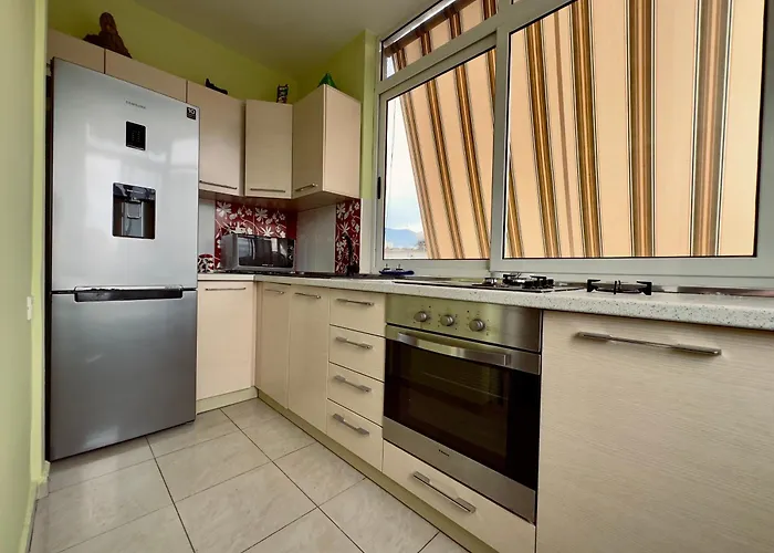 - Ggpremiumstays - In The Heart Of Center Cozy - Airport Shuttle - Private Parking Apartman