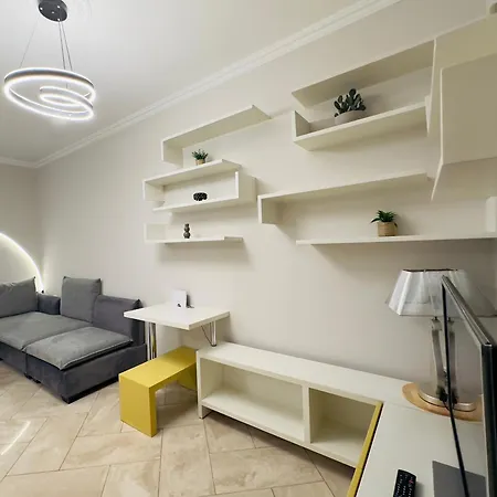 Daire - Ggpremiumstays - In The Heart Of Center Cozy - Airport Shuttle - Private Parking Tiran