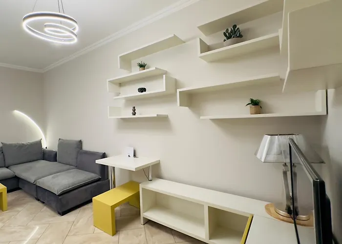 Daire - Ggpremiumstays - In The Heart Of Center Cozy - Airport Shuttle - Private Parking Tiran